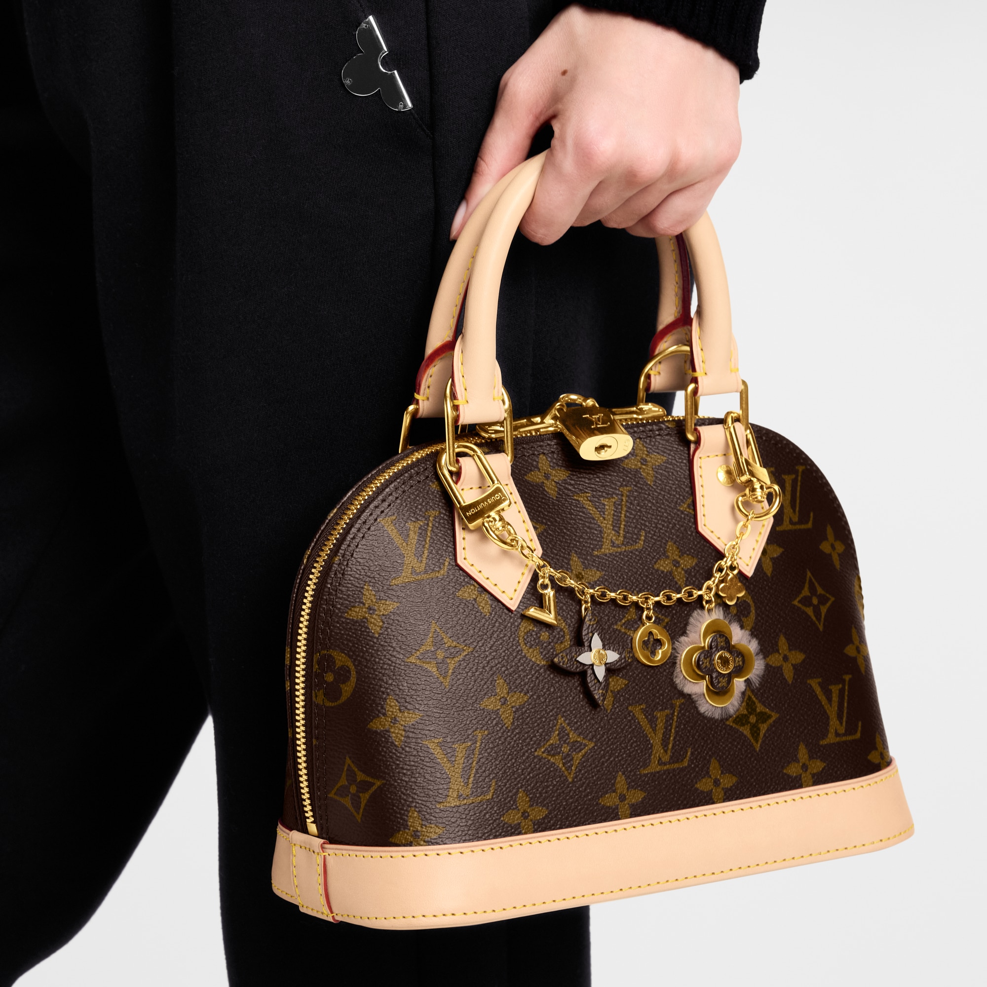 Blooming Flowers Chain Bag Charm - Luxury S00 Gold | LOUIS VUITTON